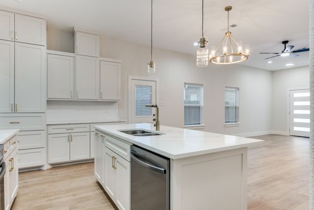 837 Stamps Avenue 835, Fort Worth, TX 76114