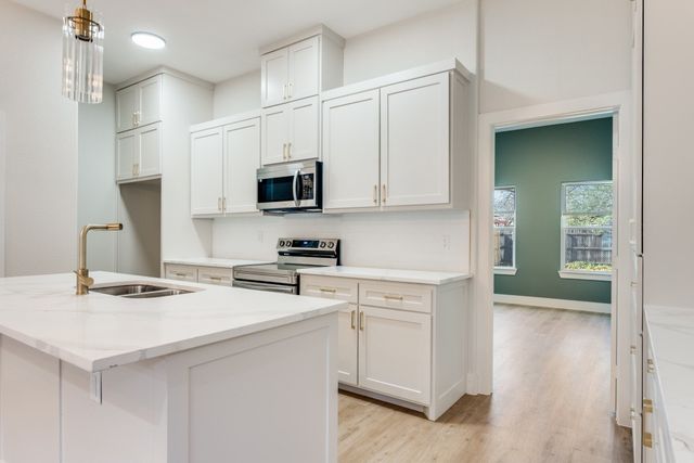 837 Stamps Avenue 835, Fort Worth, TX 76114