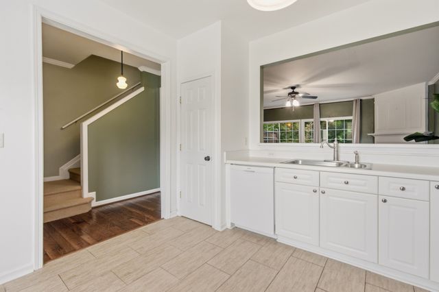7252 Highway 70 S Apt 402, Nashville, TN 37221