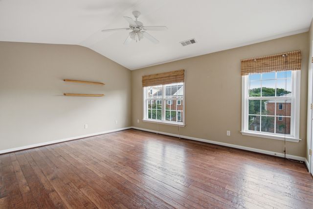 7252 Highway 70 S Apt 402, Nashville, TN 37221