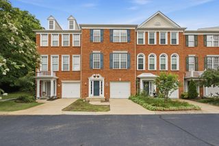 7252 Highway 70 S Apt 402, Nashville, TN 37221