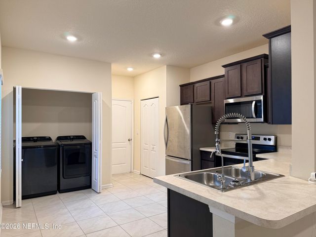 246 ARALIA Lane, Jacksonville, FL 32216