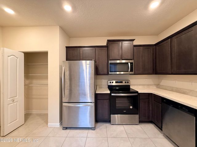 246 ARALIA Lane, Jacksonville, FL 32216