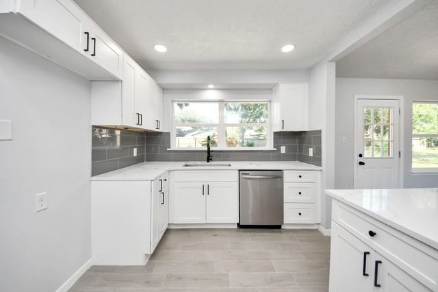 2010 Lillian Street, Pasadena, TX 77502