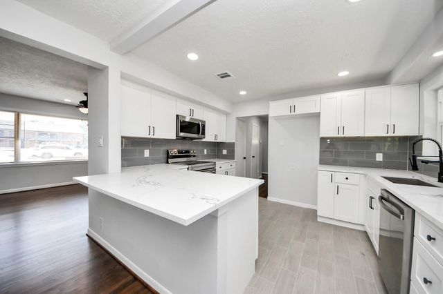 2010 Lillian Street, Pasadena, TX 77502