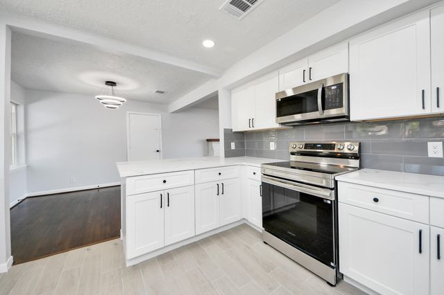 2010 Lillian Street, Pasadena, TX 77502