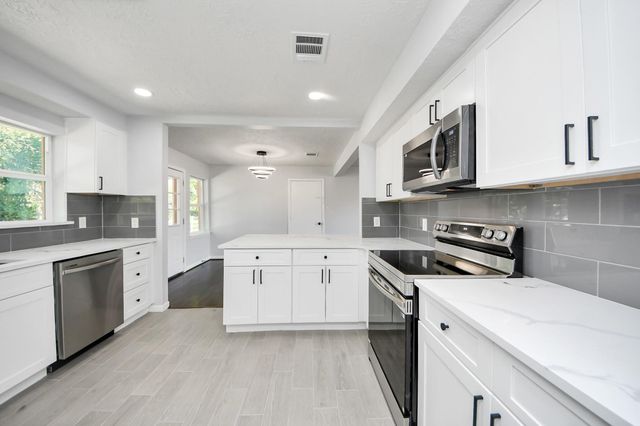 2010 Lillian Street, Pasadena, TX 77502