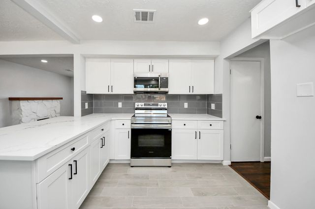 2010 Lillian Street, Pasadena, TX 77502