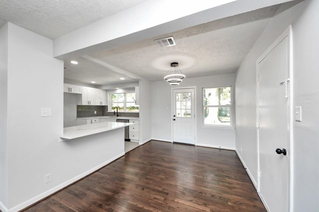 2010 Lillian Street, Pasadena, TX 77502