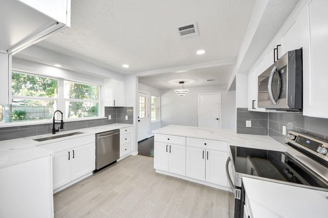 2010 Lillian Street, Pasadena, TX 77502