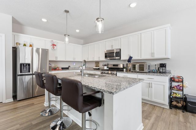 10060 Drake Street NW, Coon Rapids, MN 55433