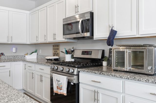 10060 Drake Street NW, Coon Rapids, MN 55433