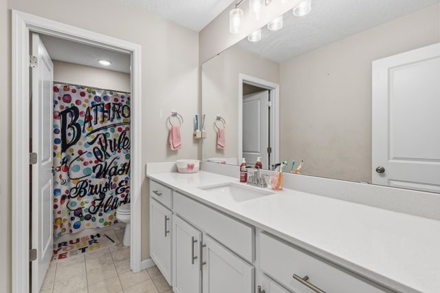 10060 Drake Street NW, Coon Rapids, MN 55433