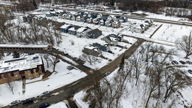 10060 Drake Street NW, Coon Rapids, MN 55433