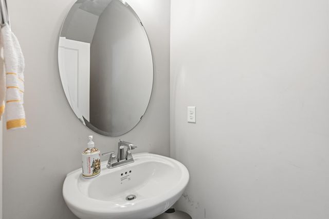 10060 Drake Street NW, Coon Rapids, MN 55433