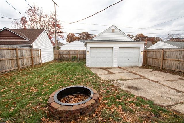 5906 Westlake Avenue, Parma, OH 44129