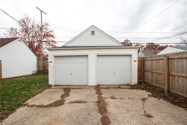 5906 Westlake Avenue, Parma, OH 44129