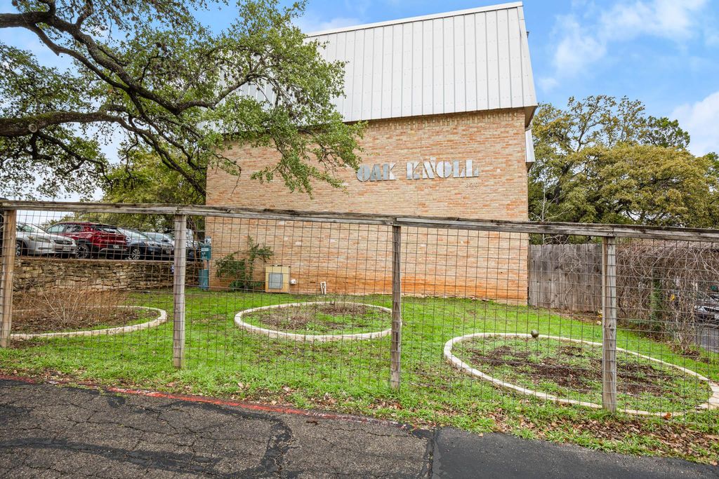 620 S 1st ST 315, Austin, TX 78704