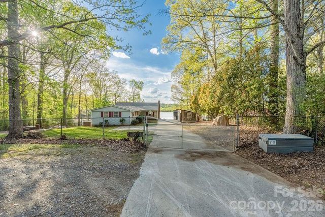 349 Lake Wylie Road, Belmont, NC 28012