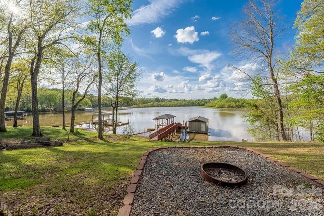 349 Lake Wylie Road, Belmont, NC 28012