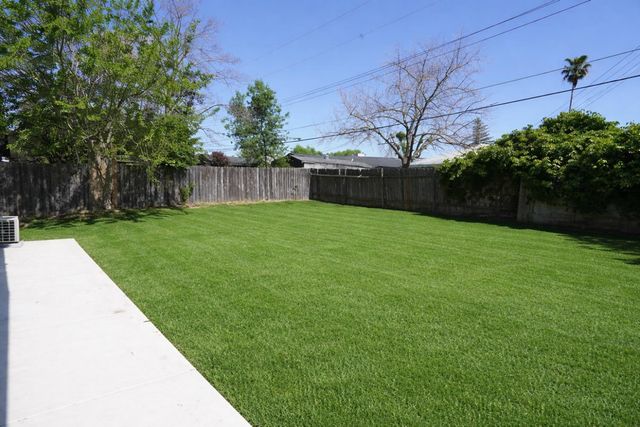 5650 San Vincente Way, North Highlands, CA 95660