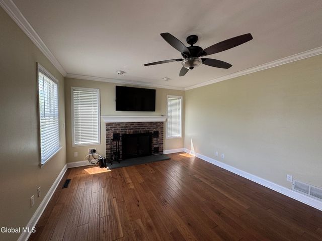 199 Ashdown Road, Clifton Park, NY 12019