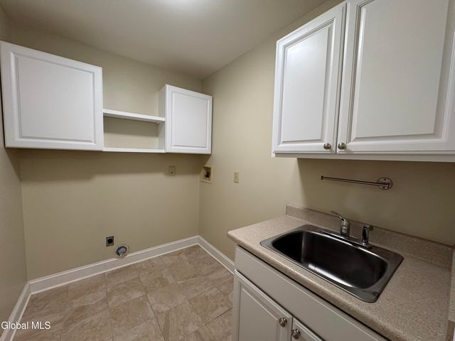 199 Ashdown Road, Clifton Park, NY 12019
