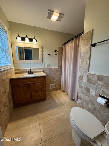 199 Ashdown Road, Clifton Park, NY 12019