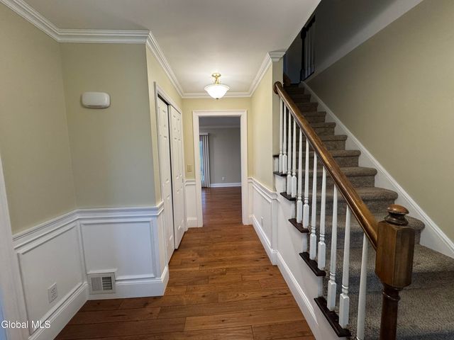 199 Ashdown Road, Clifton Park, NY 12019