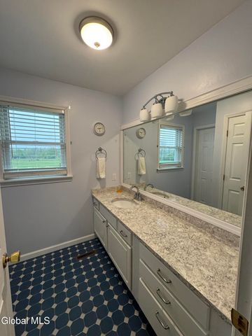 199 Ashdown Road, Clifton Park, NY 12019