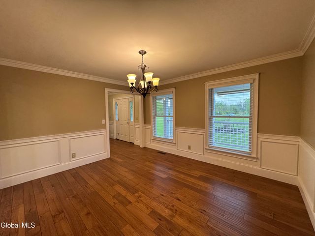 199 Ashdown Road, Clifton Park, NY 12019