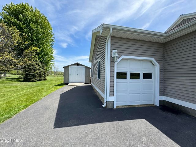 199 Ashdown Road, Clifton Park, NY 12019