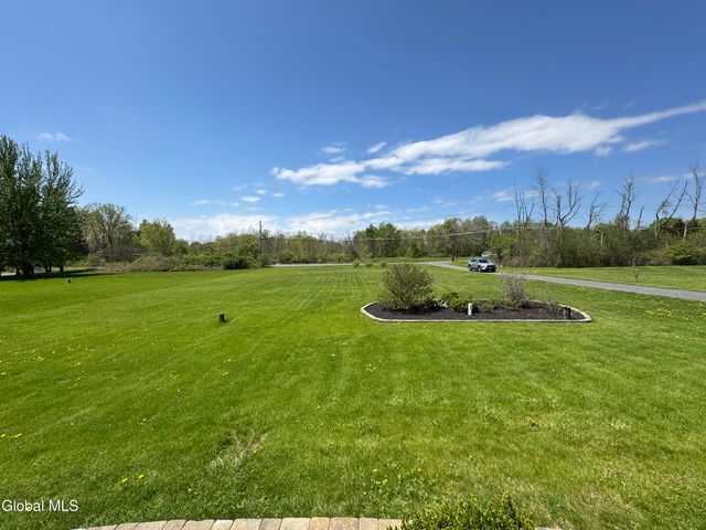 199 Ashdown Road, Clifton Park, NY 12019