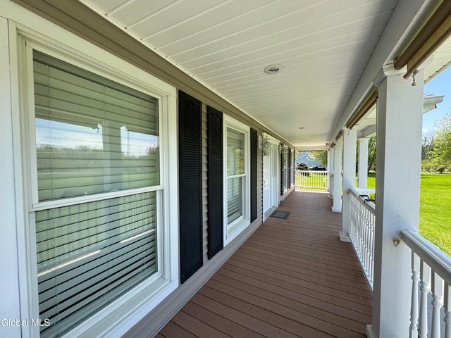 199 Ashdown Road, Clifton Park, NY 12019