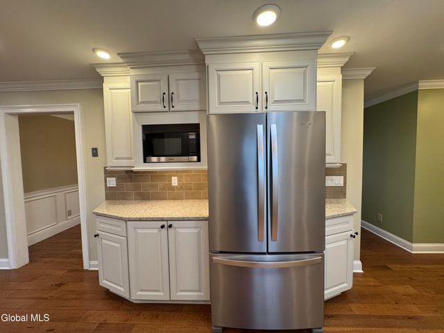 199 Ashdown Road, Clifton Park, NY 12019