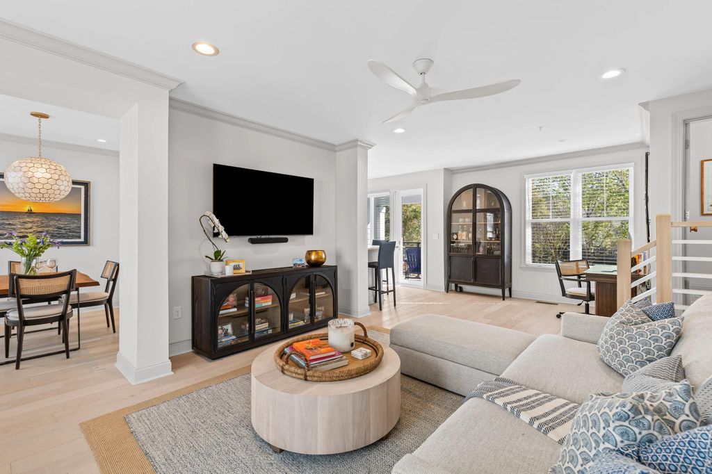 200 River Landing Drive 102e, Daniel Island, SC 29492