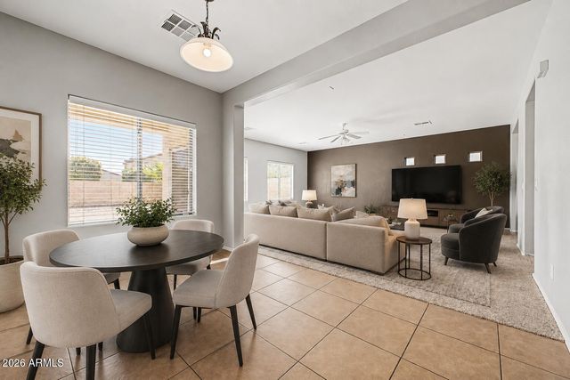 5455 W MOLLY Lane, Phoenix, AZ 85083
