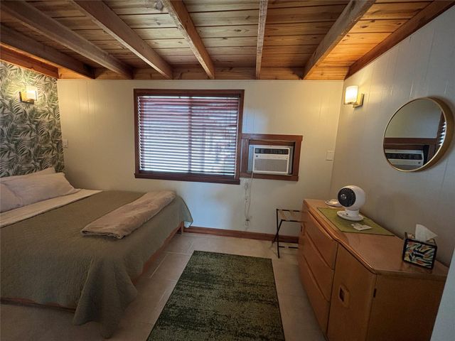 309 S Oak LN, Burnet, TX 78611