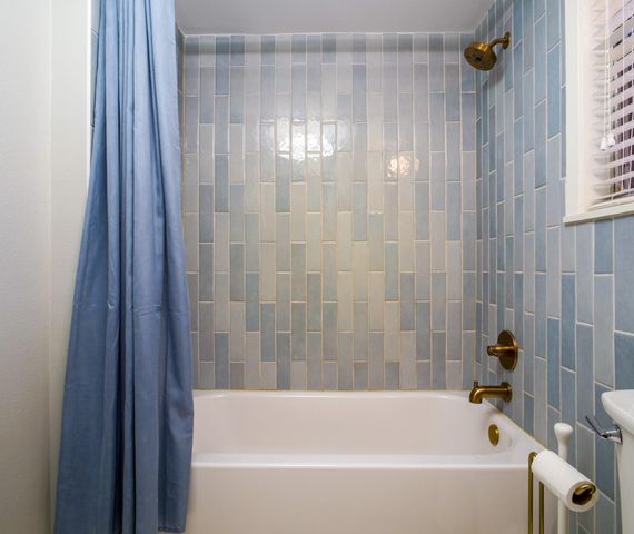 309 S Oak LN, Burnet, TX 78611