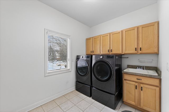 10056 Rosemarie Run, Brighton Twp, MI 48114