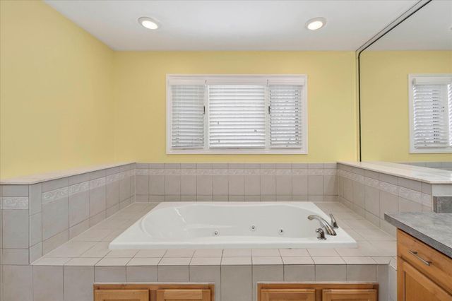 10056 Rosemarie Run, Brighton Twp, MI 48114