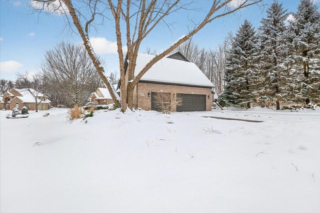 10056 Rosemarie Run, Brighton Twp, MI 48114