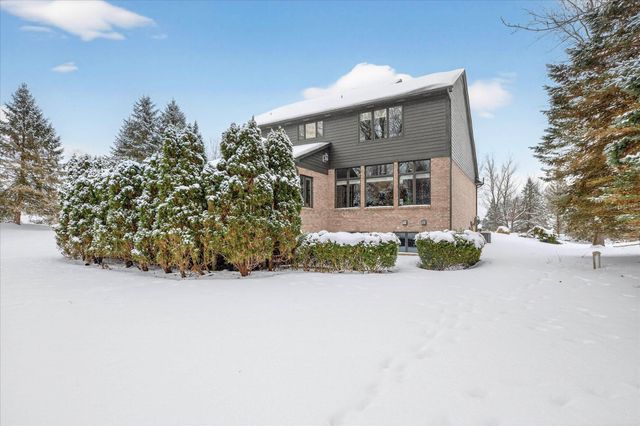 10056 Rosemarie Run, Brighton Twp, MI 48114