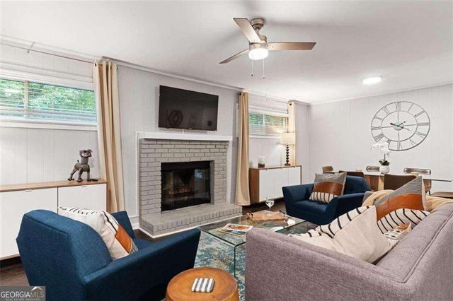 1609 Bridgeport Drive NW, Atlanta, GA 30318