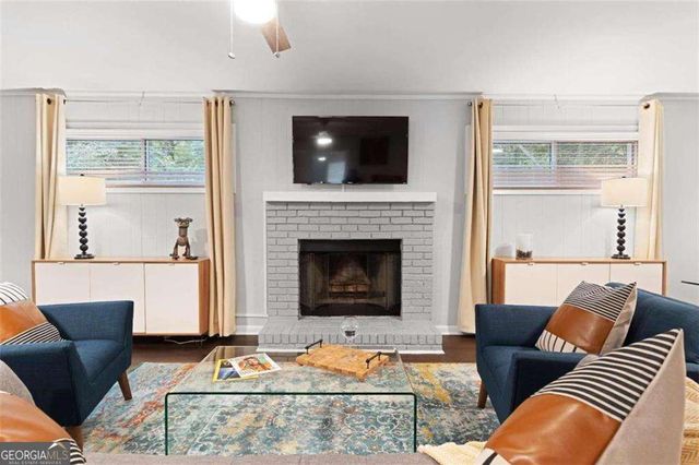 1609 Bridgeport Drive NW, Atlanta, GA 30318
