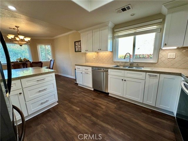 23856 Outrigger, Canyon Lake, CA 92587