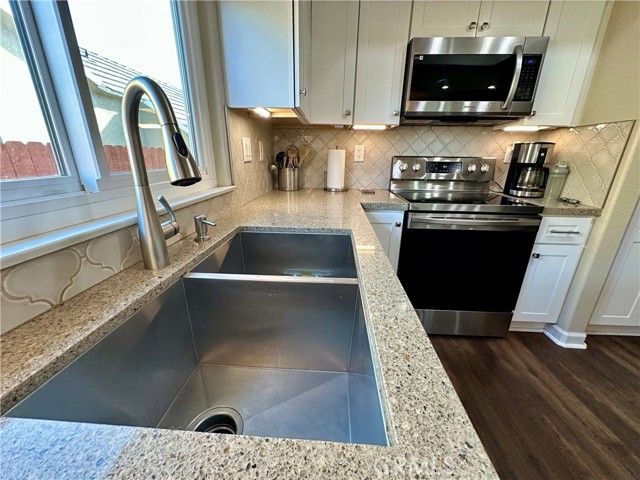 23856 Outrigger, Canyon Lake, CA 92587