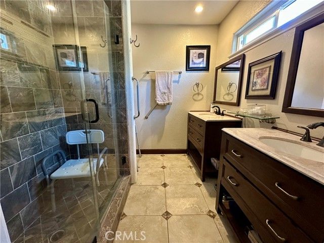 23856 Outrigger, Canyon Lake, CA 92587