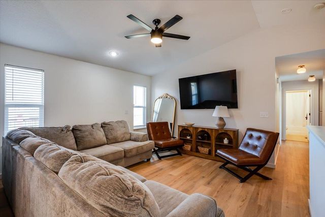 241 S Stoneridge St, Valley Center, KS 67147