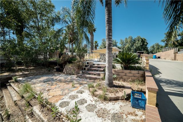 10915 Limonite, Jurupa Valley, CA 91752